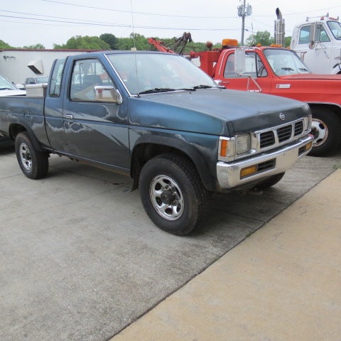1994 Nissan Trucks 4WD XE